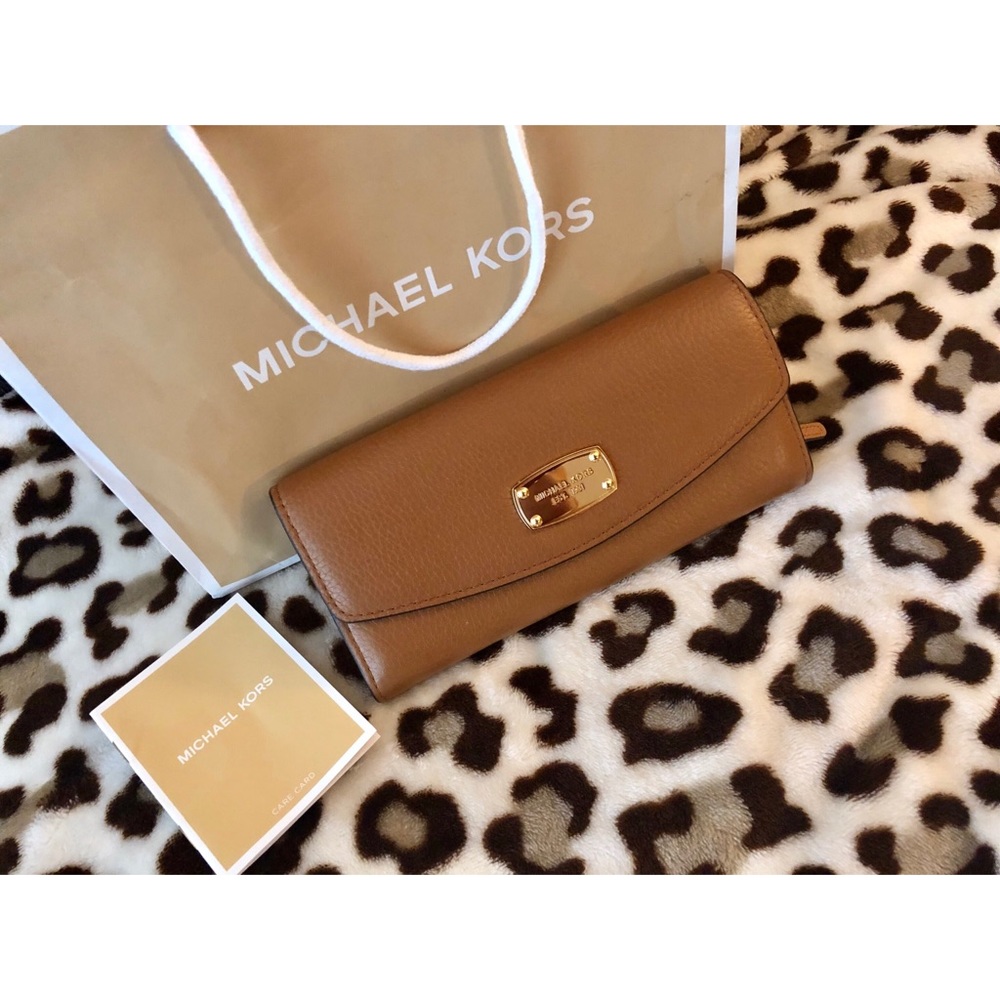 Michael Kors JetSet Slim Leather Flap Wallet Acorn